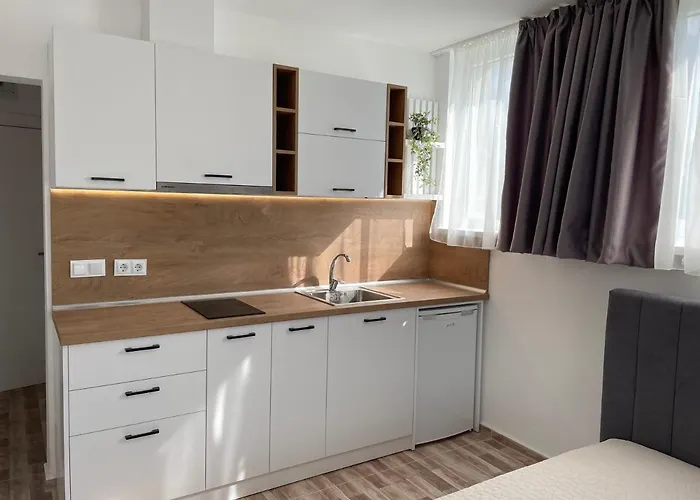 студио симона 5 първа линия море Lozenets